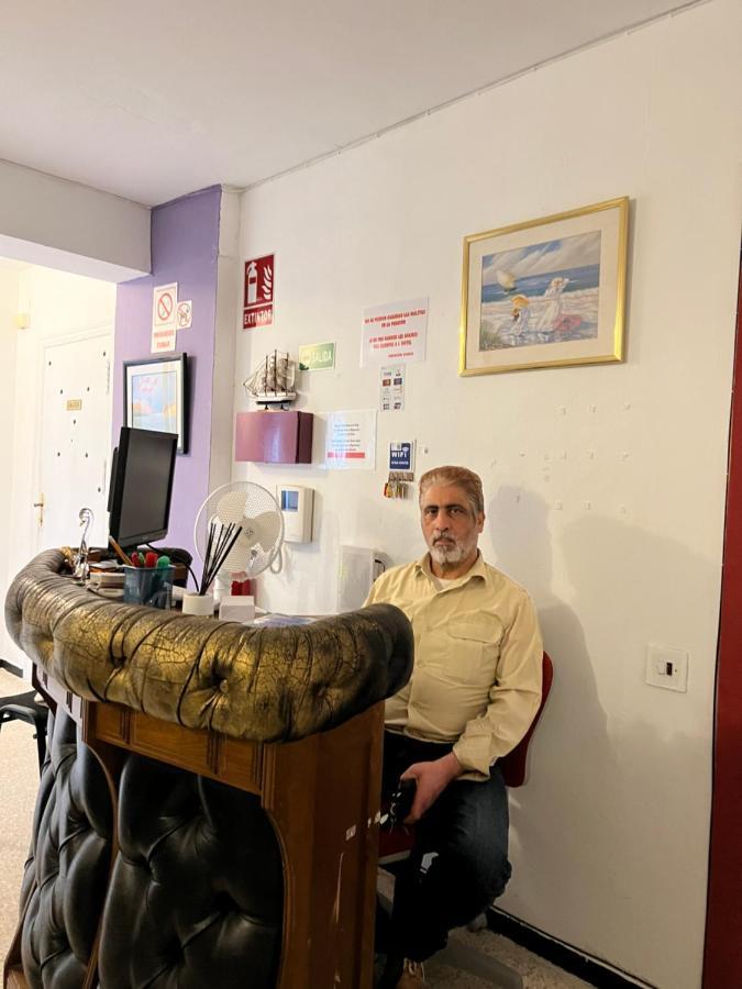 Pension La Parada Alicante Esterno foto