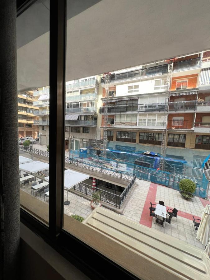 Pension La Parada Alicante Esterno foto